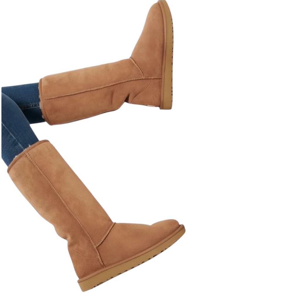 UGG Classic Tall Chestnut Suede Boots - Sise 8